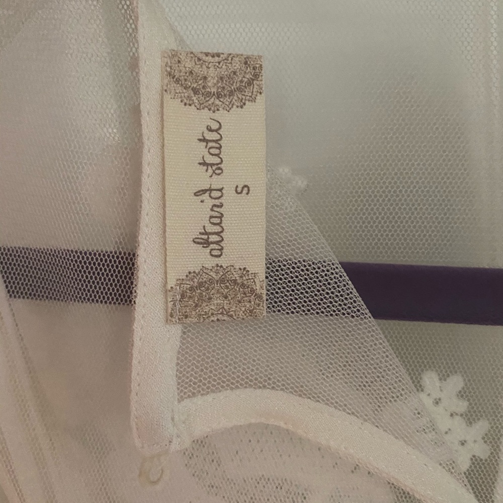 Lace/Mesh Off White Dress - Picture 3 of 4